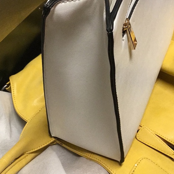 The non leather Acilla by Aldo is in like new condition.  Stores in 5/areas. - Picture 3 of 5